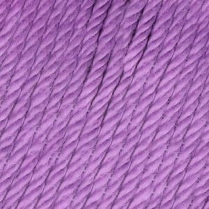 Close up van Yarn and colors super musthave, kleur violet